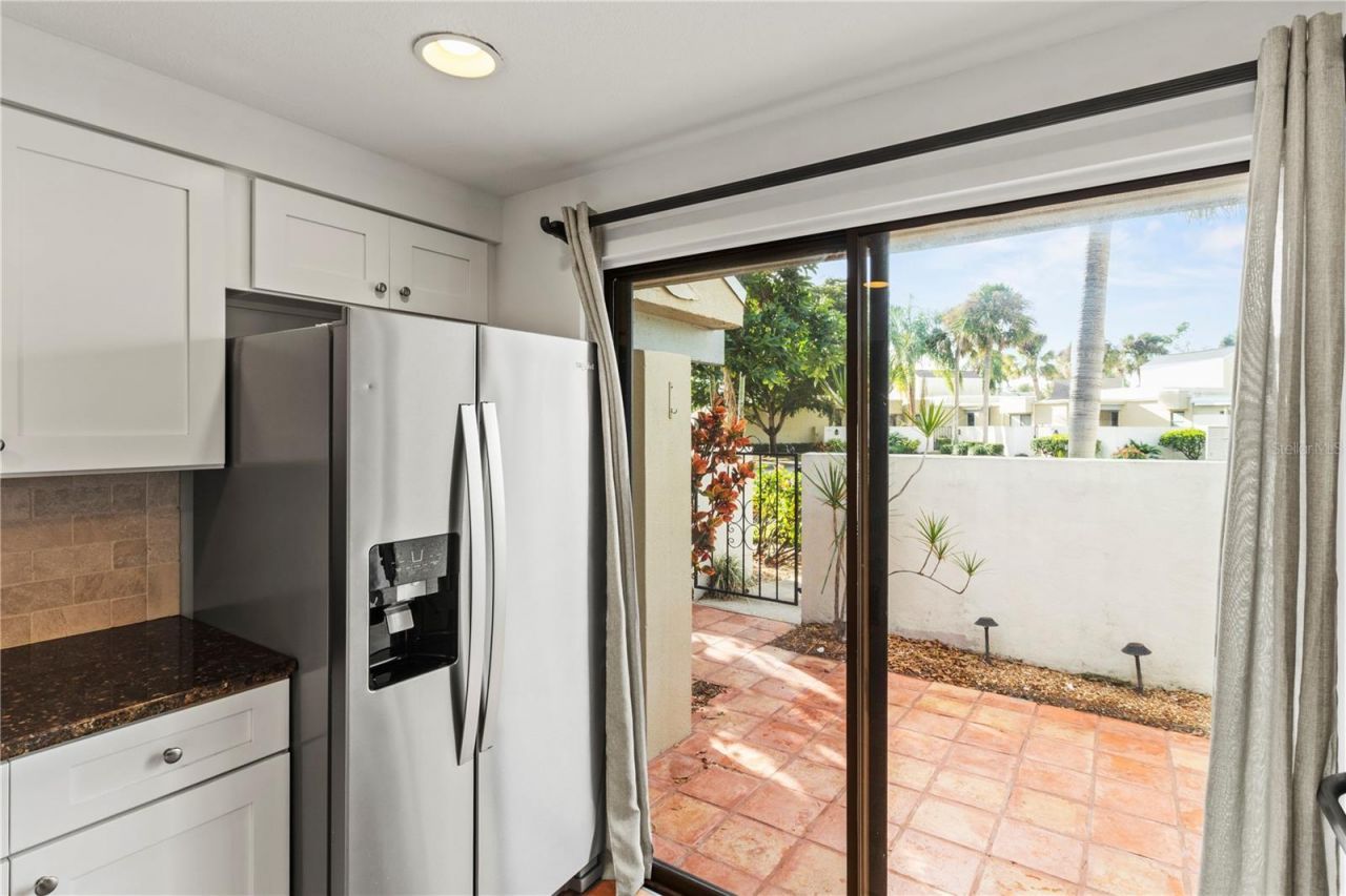 2375 Lakeside Mews, Unit D2, Sarasota, FL 34235 Photo