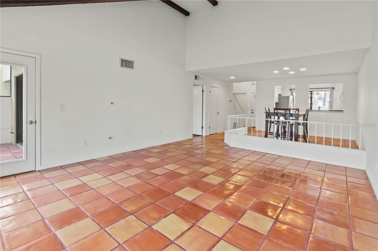 2375 Lakeside Mews, Unit D2, Sarasota, FL 34235 Photo