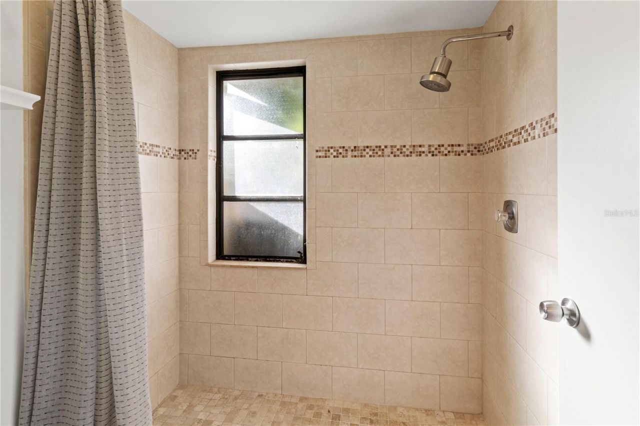 2375 Lakeside Mews, Unit D2, Sarasota, FL 34235 Photo