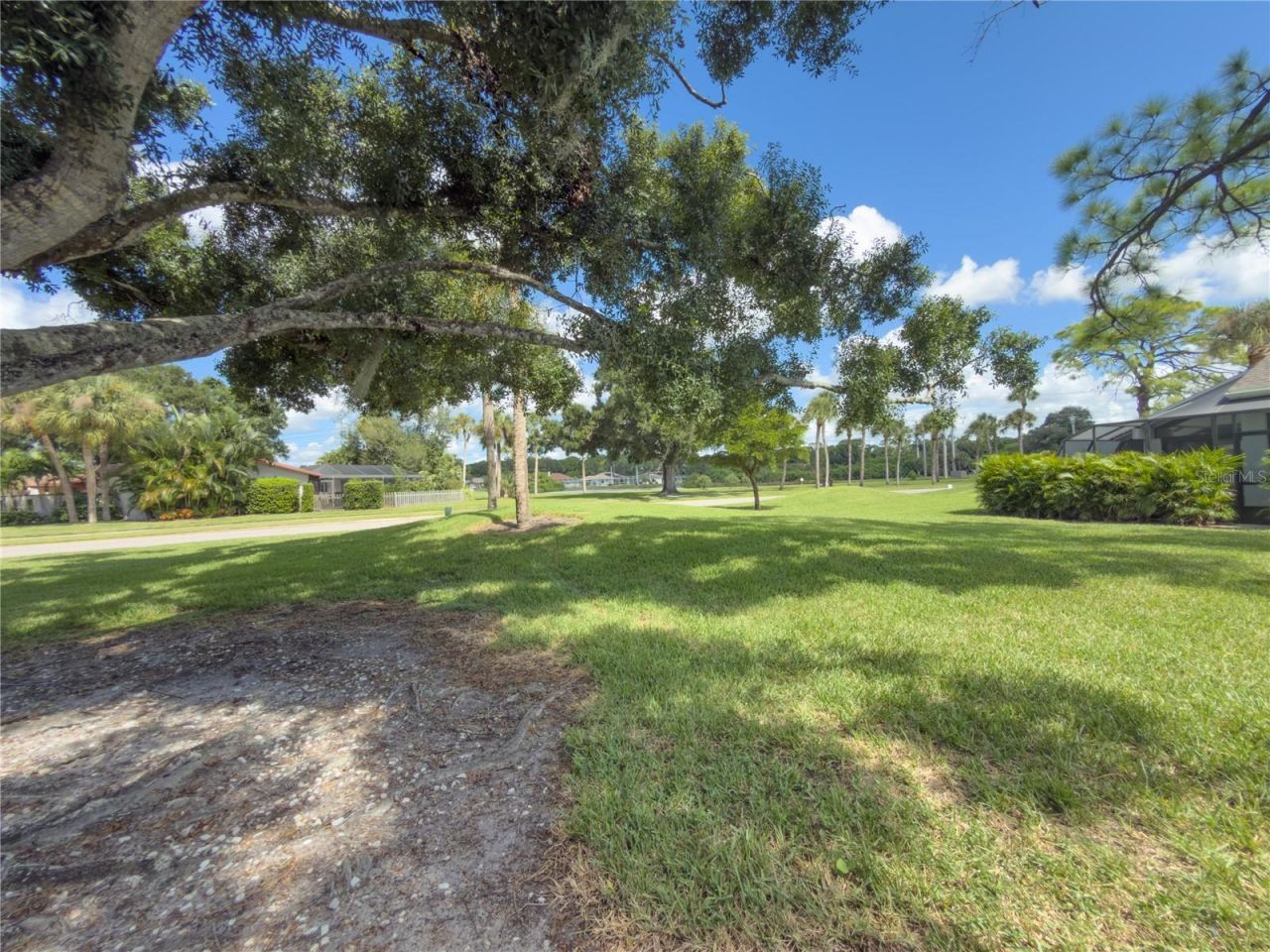 2375 Lakeside Mews, Unit D2, Sarasota, FL 34235 Photo