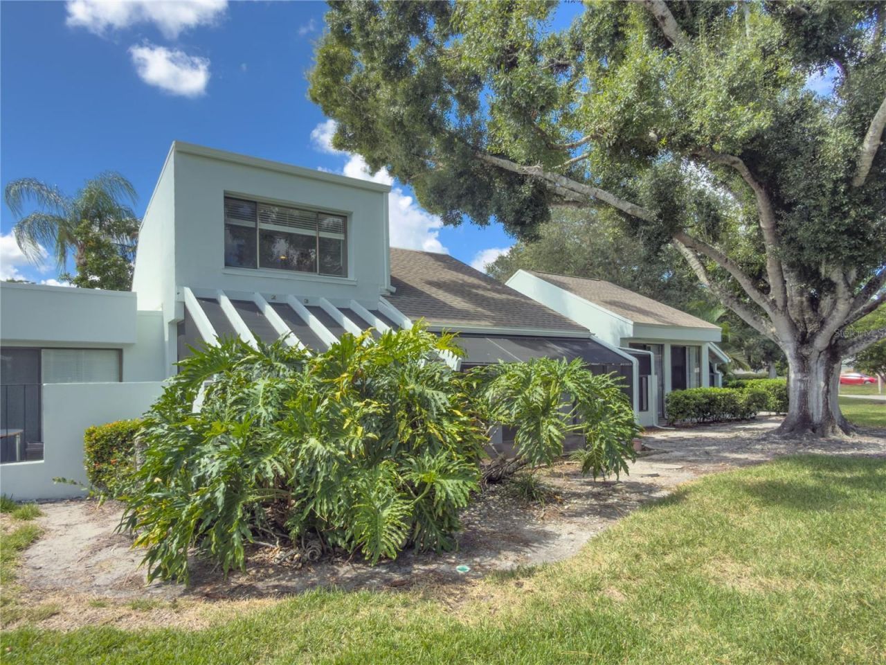 2375 Lakeside Mews, Unit D2, Sarasota, FL 34235 Photo