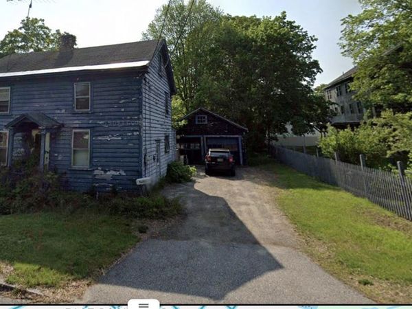 4 Warren Street, Rochester, NH 03868
