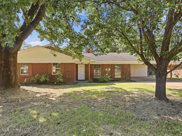 5225 Sunnyvale Drive, Jackson, MS 39211