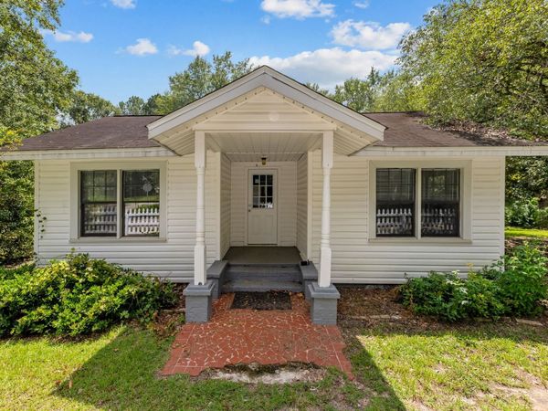 211 E 10TH Avenue , Havana, FL 32333