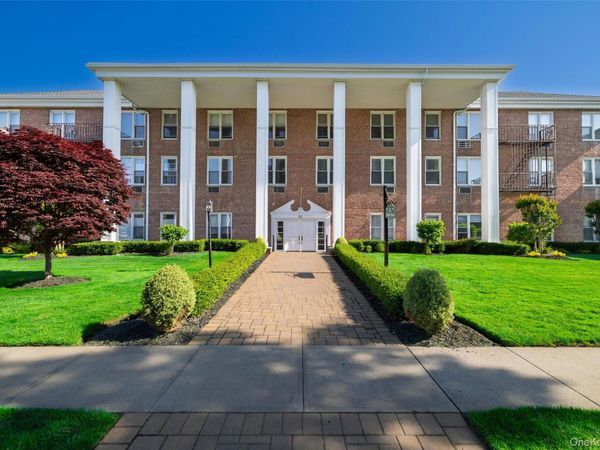 55 Lenox , Unit 2N, Rockville Centre, NY 11570