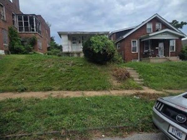 1039 Gimblin Street , St Louis, MO 63147