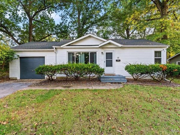 10 Manas Drive, Belleville, IL 62226