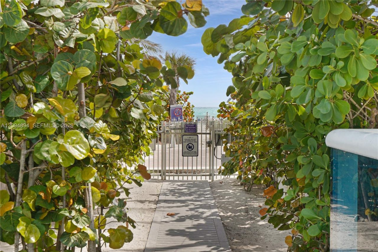 5101 Collins Ave , Unit 11N, Miami Beach, FL 33140 Photo