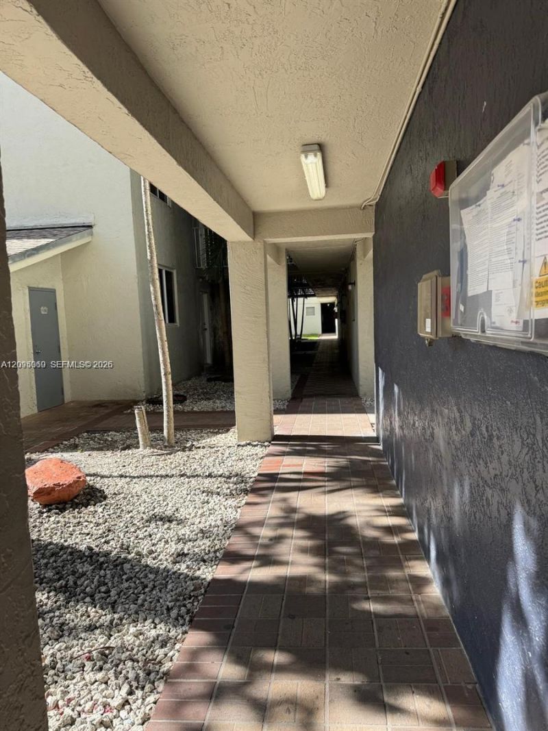 10090 NW 80th Ct , Unit 1361, Hialeah Gardens, FL 33016 Photo