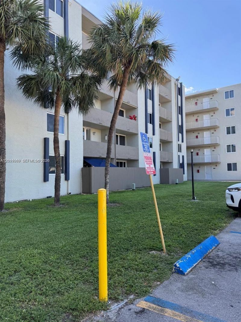 10090 NW 80th Ct , Unit 1361, Hialeah Gardens, FL 33016 Photo