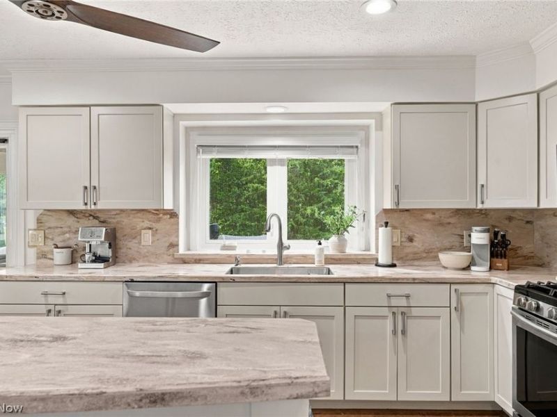 32253 Walker Road, Avon Lake, OH 44012 Photo 17