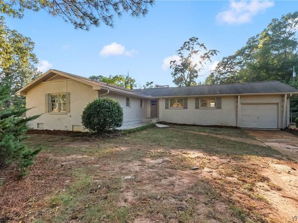 1330 39th Avenue E, Tuscaloosa, AL 35404