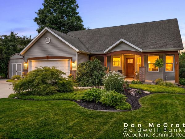 941 Paw Paw Drive, Holland, MI 49423