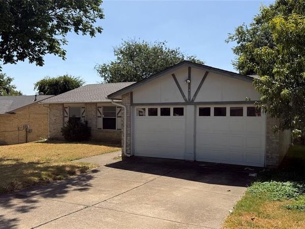 910 Shenandoah Drive, Arlington, TX 76014