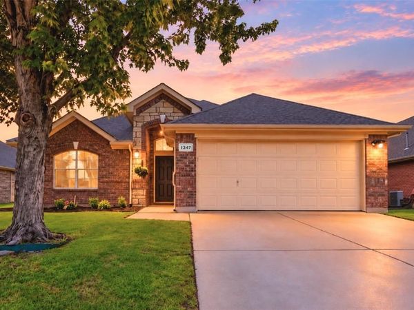 1347 Lake Forest Drive, Grand Prairie, TX 75052
