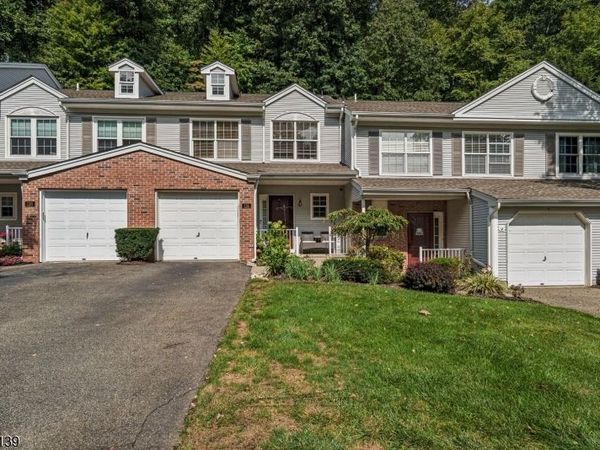 118 Brookside Ln, Mount Arlington, NJ 07856