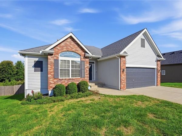 1104 NW 91st Terrace, Kansas City, MO 64155