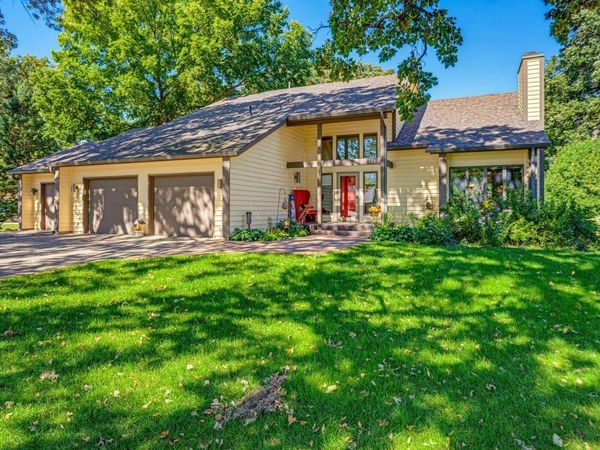 1265 Rolling Oaks Lane NW, Hutchinson, MN 55350