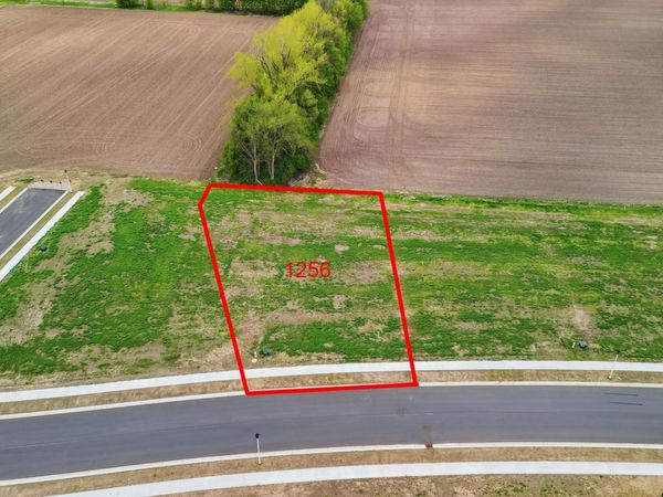 1256 Cullen Street , Saint Peter, MN 56082