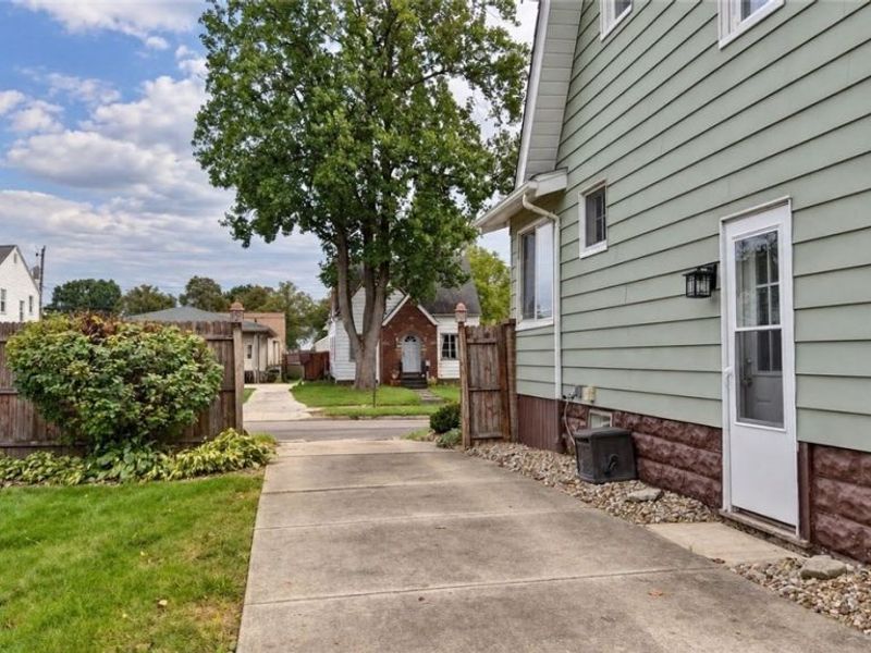 364 Clinton Avenue, Akron, OH 44301 Photo 6