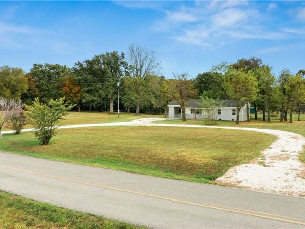 2164 N West Avenue , Lincoln, AR 72744
