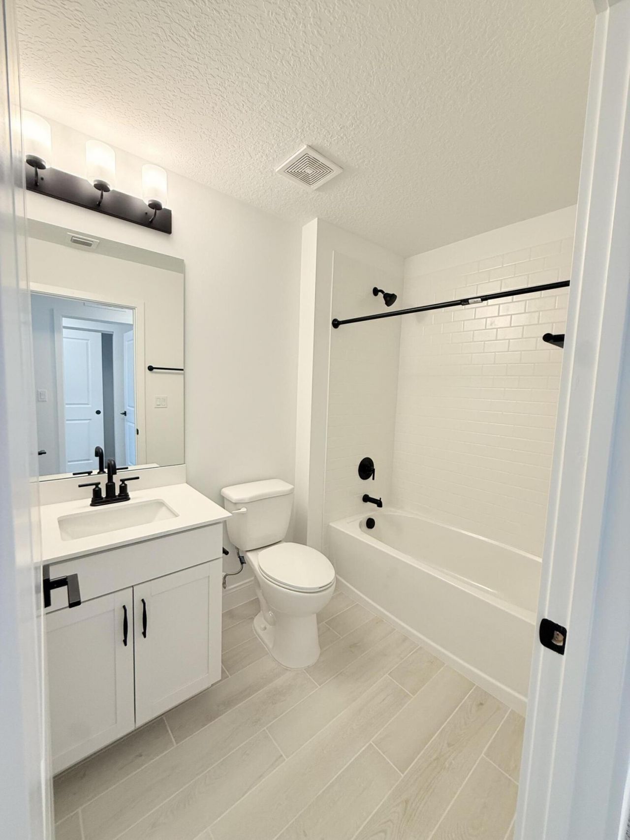 121 SE Birch Terrace, Stuart, FL 34997 Photo