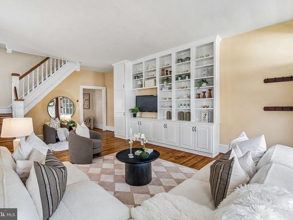 100 W GORGAS LANE, PHILADELPHIA, PA 19119
