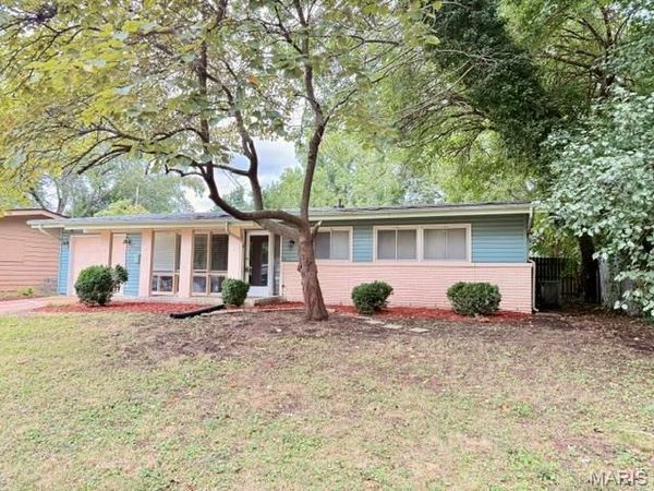 2320 Saint Catherine Street, Florissant, MO 63033