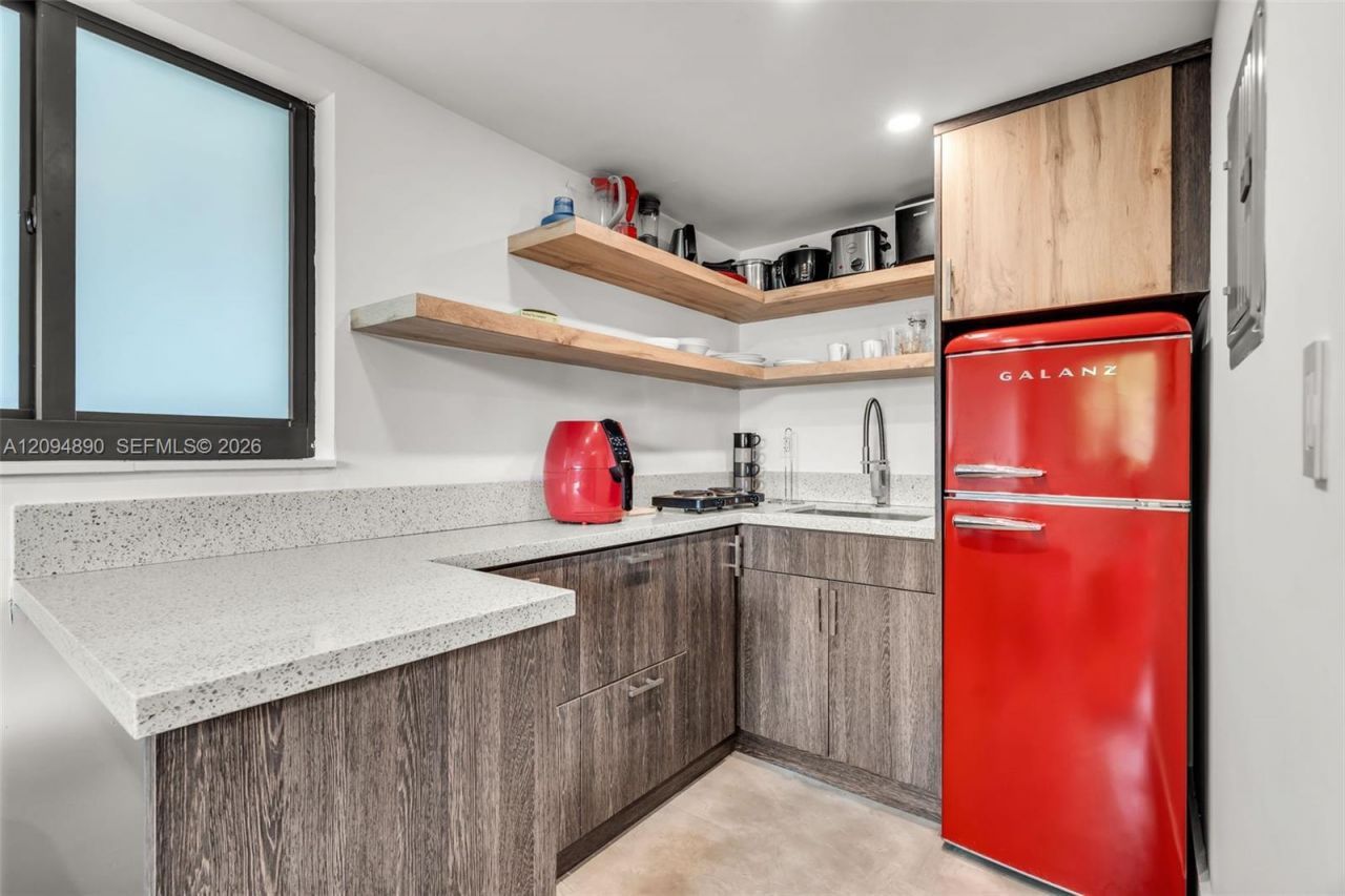 6631 Tamiami Canal Rd , Unit 6631, Miami, FL 33126 Photo