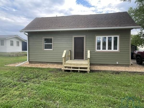 96 South Street, Akron, IA 51001