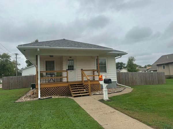 311 S 4th Street, Beresford, SD 57004