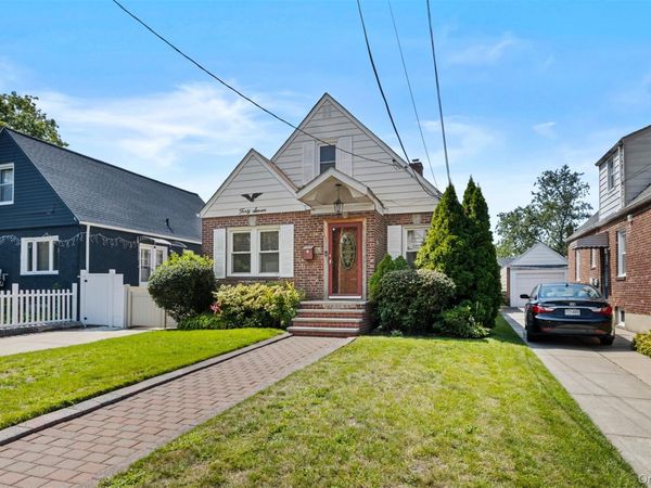47 Alden Avenue , Valley Stream, NY 11580