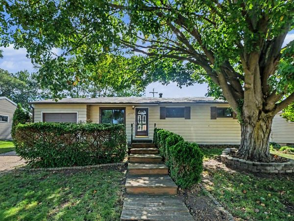 2182 Daylor Drive NE, Grand Rapids, MI 49525