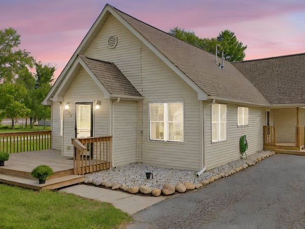 825 Carnation Street SE , DeMotte, IN 46310