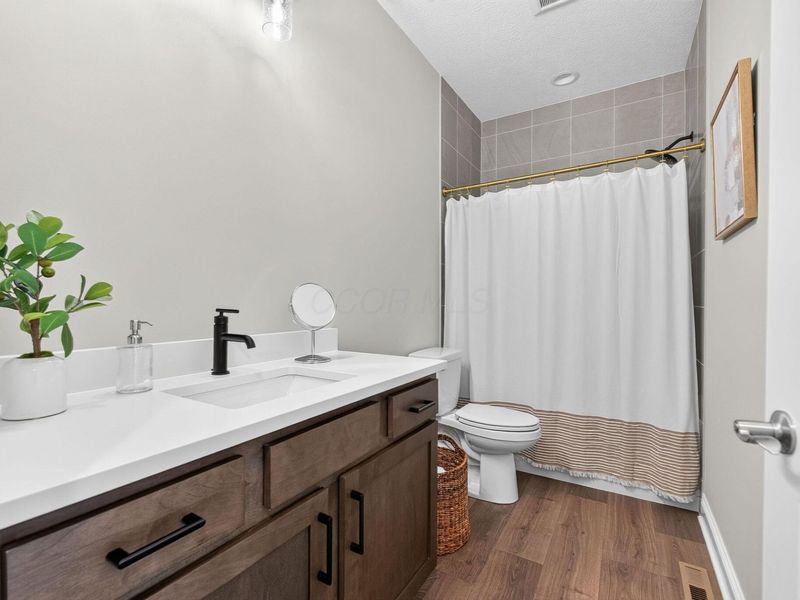 3388 Sandbar Drive , Lewis Center, OH 43035 Photo 18