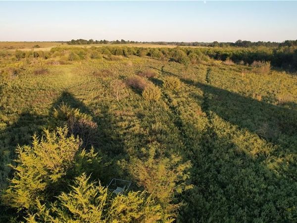 890 NW 100th Road, Liberal, MO 64762