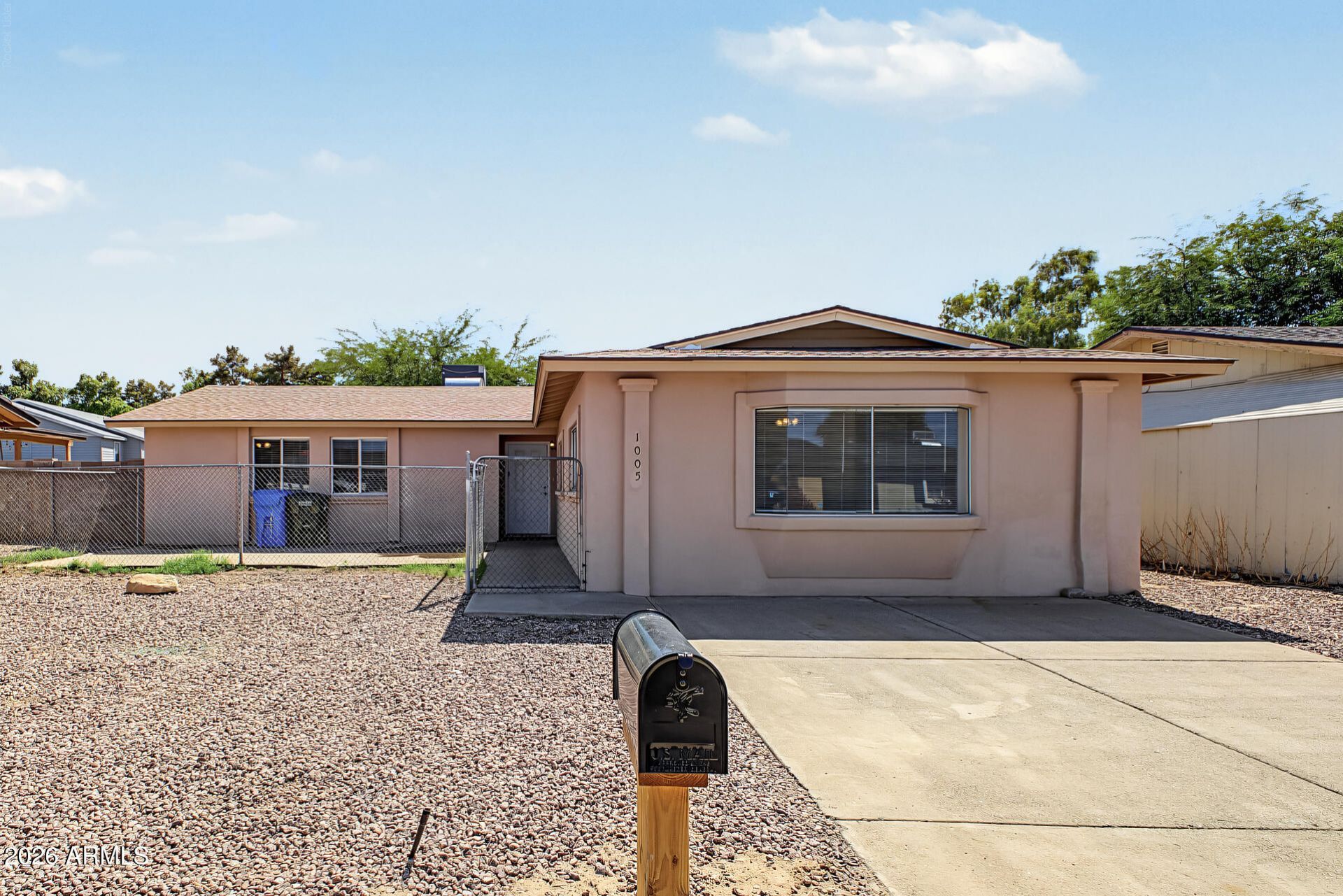 1005 W Danbury Road, Phoenix, AZ 85023 Main Photo