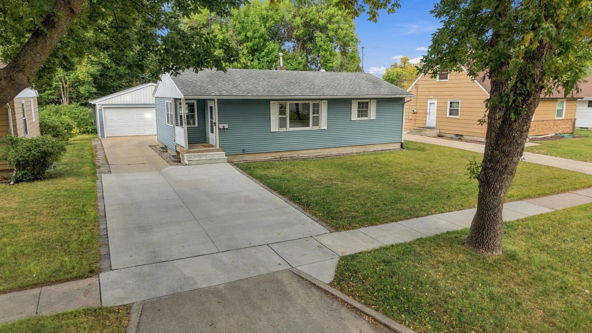 1409 18th Street S primary photo