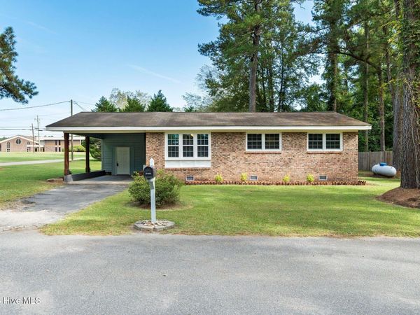 67 Thomas Avenue, Chadbourn, NC 28431