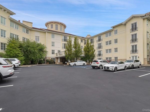 212 Trump Park Park, Shrub Oak, NY 10588