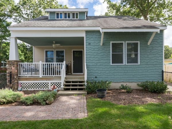 18 Elmwood St, Wareham, MA 02571