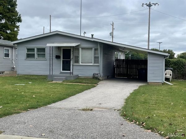 4214 Saint Linus Lane, St Ann, MO 63074