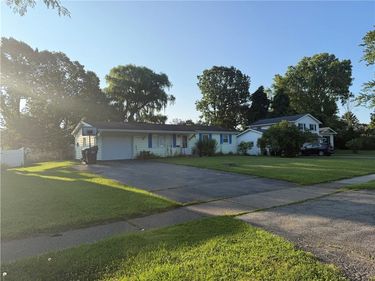 41 Grecian Parkway, Rochester, NY 14626
