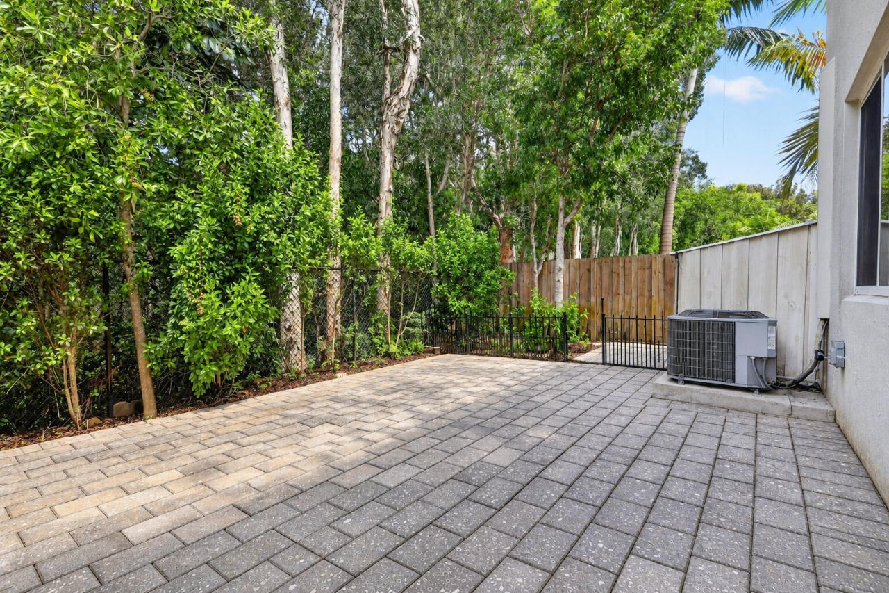 1339 NW 208th Terrace, Miami Gardens, FL 33169 Photo