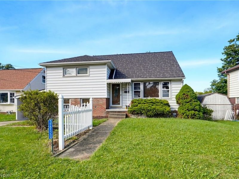 2630 Oakview Street NW, Massillon, OH 44646 Photo 2