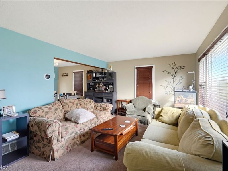 2630 Oakview Street NW, Massillon, OH 44646 Photo 4