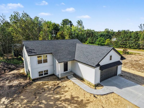 9222 Buchanan Street, Allendale, MI 49401