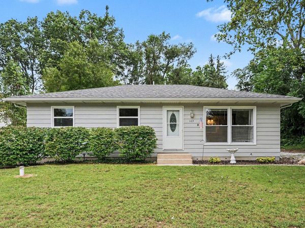 105 Hummingbird Drive , Trail Creek, IN 46360