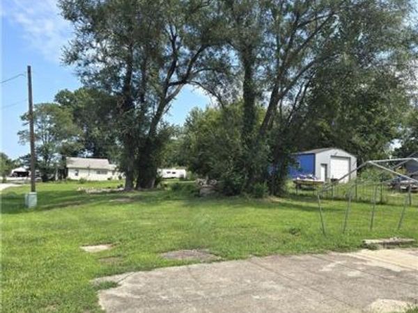 111 N C Highway, Rayville, MO 64084