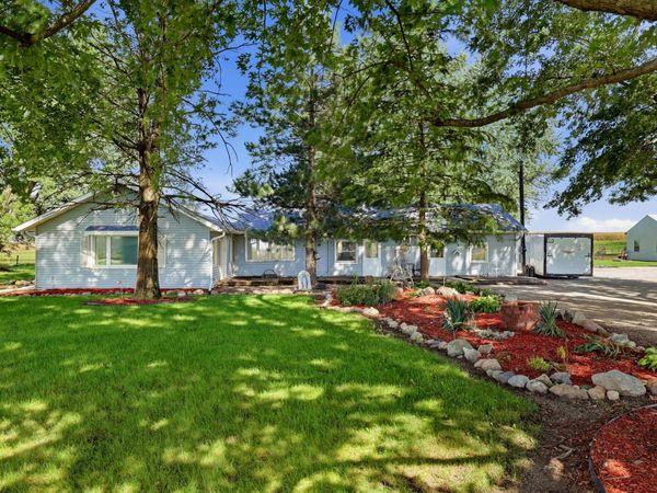 58805 260th Street, Nevada, IA 50201